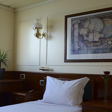 Invicta Ribeira Boat Hotel Porto Exterior foto